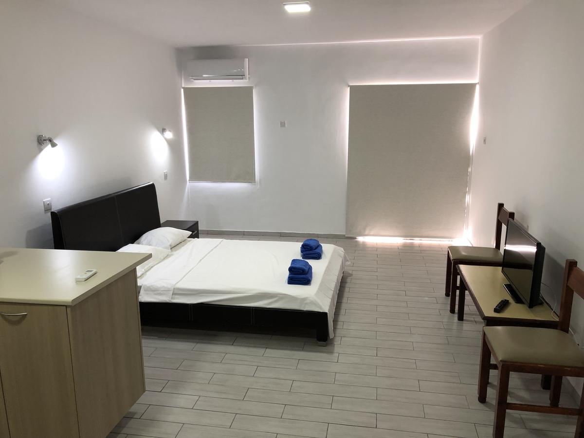 Kasapis Apts ラルナカ エクステリア 写真
