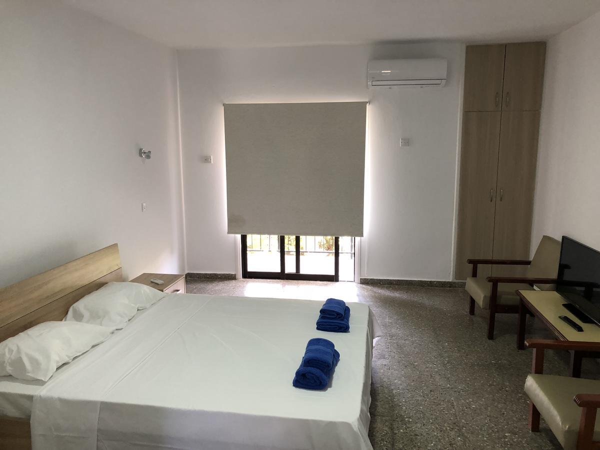 Kasapis Apts ラルナカ エクステリア 写真