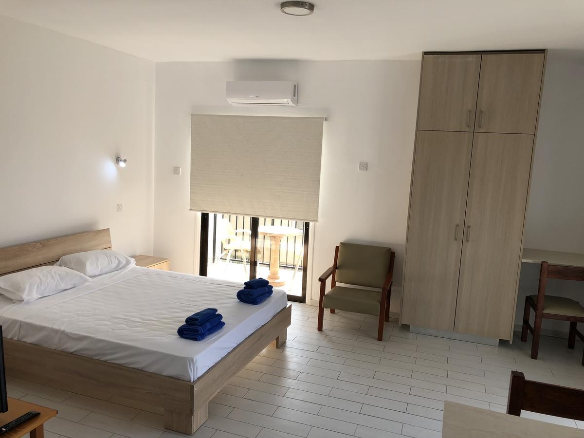Kasapis Apts ラルナカ エクステリア 写真